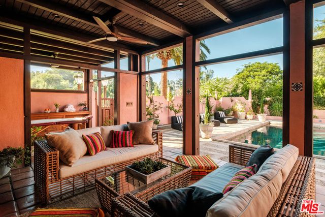 3359 Bennett Drive, Los Angeles, CA 90068