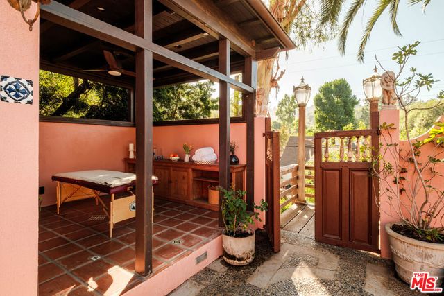 3359 Bennett Drive, Los Angeles, CA 90068