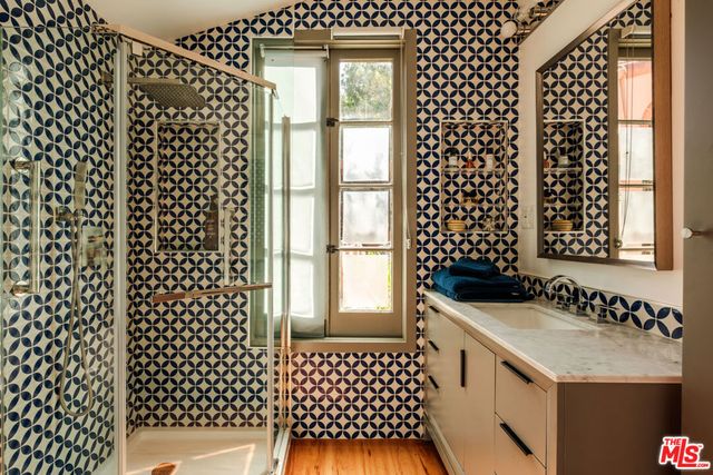 3359 Bennett Drive, Los Angeles, CA 90068