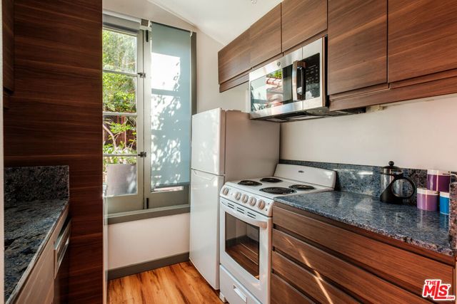 3359 Bennett Drive, Los Angeles, CA 90068