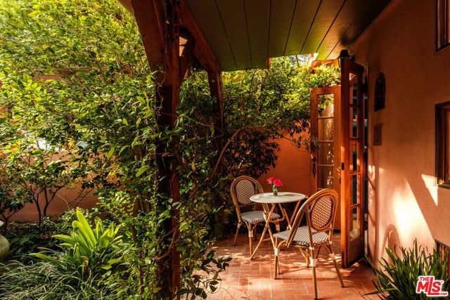 3359 Bennett Drive, Los Angeles, CA 90068