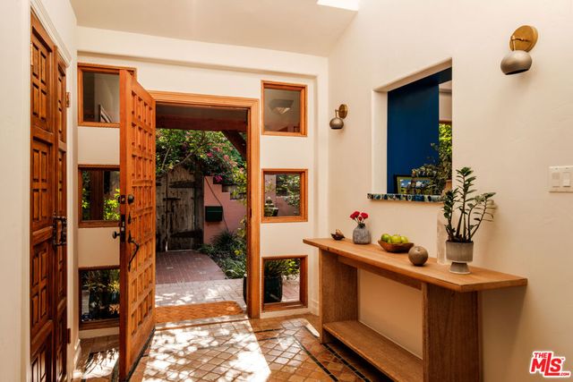 3359 Bennett Drive, Los Angeles, CA 90068