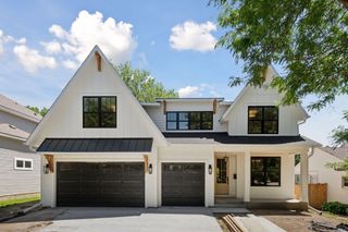 5625 Chowen Avenue S, Edina, MN 55410