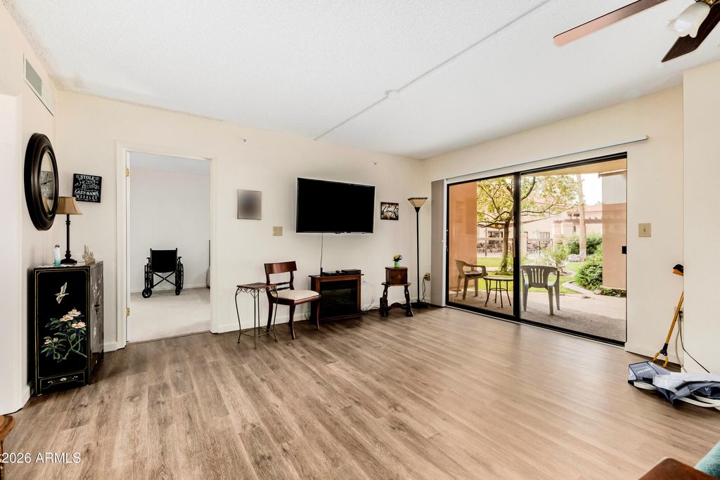 10330 W Thunderbird Boulevard C103, Sun City, AZ 85351 — photo 2