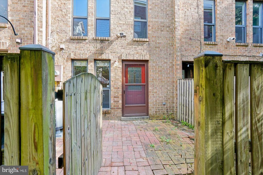 4421 7TH ST N, Arlington, VA 22203