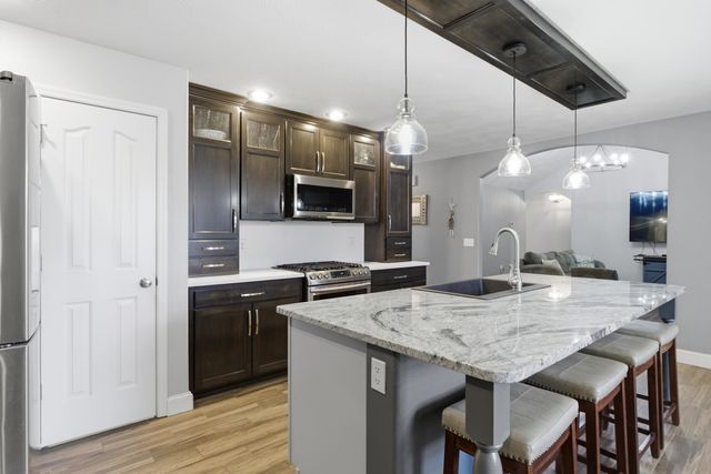 930 Brookside Drive, Marshfield, MO 65706