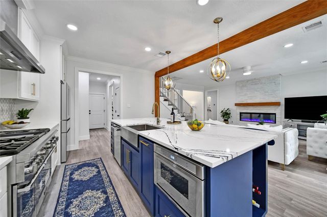 345 Ridgelake Scenic Drive, Montgomery, TX 77316