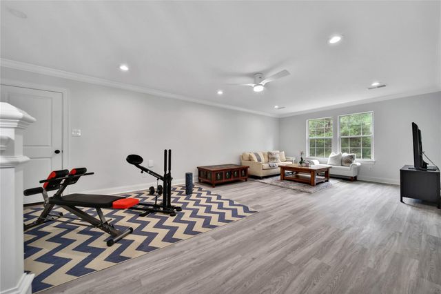 345 Ridgelake Scenic Drive, Montgomery, TX 77316