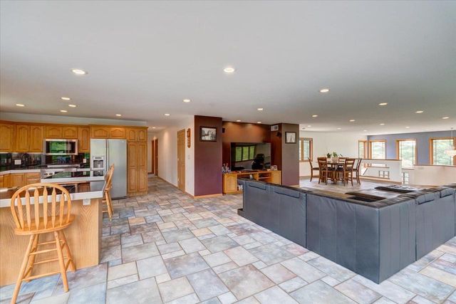 1130 Hill Street, Baraboo, WI 53913