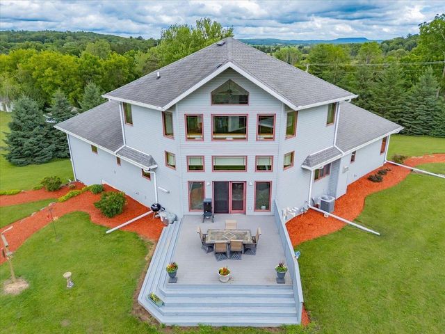 1130 Hill Street, Baraboo, WI 53913