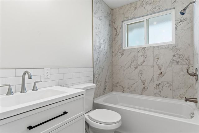 84 Hall Ave, Crafton, PA 15205