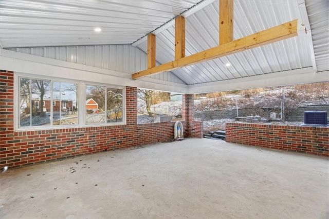 84 Hall Ave, Crafton, PA 15205