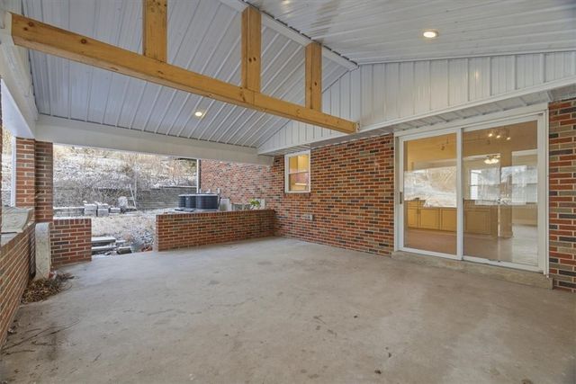 84 Hall Ave, Crafton, PA 15205