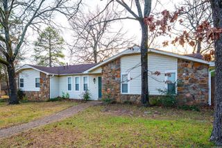5 Piney Cove Manor, Maumelle, AR 72113
