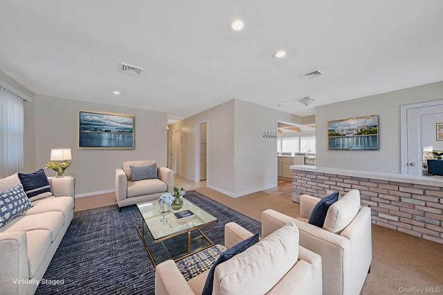 35 Strafford Street, Mastic, NY 11950