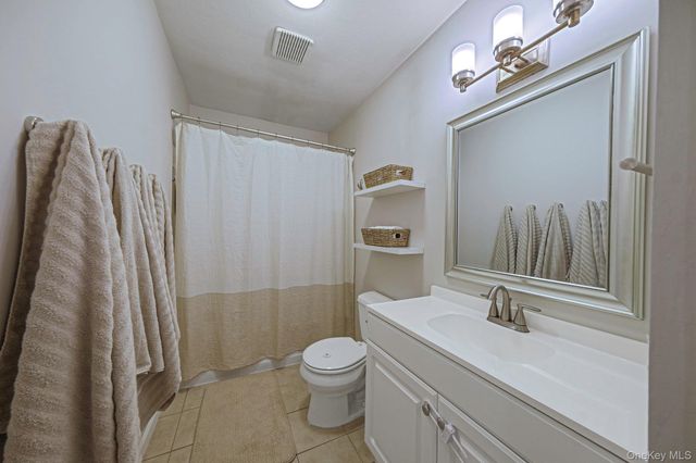 35 Strafford Street, Mastic, NY 11950