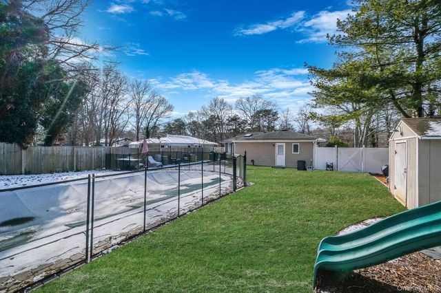 35 Strafford Street, Mastic, NY 11950