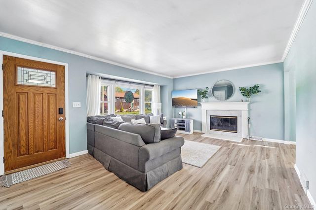 22 Oak Lane, Middletown, NY 10940