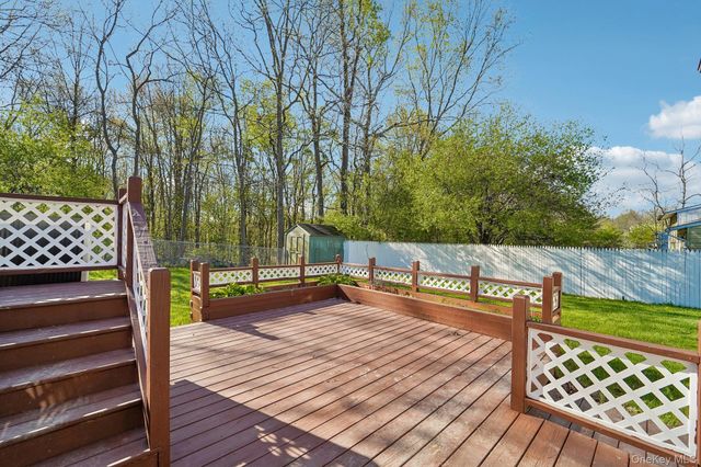 22 Oak Lane, Middletown, NY 10940
