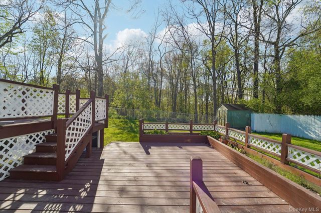 22 Oak Lane, Middletown, NY 10940