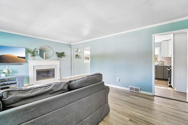 22 Oak Lane, Middletown, NY 10940