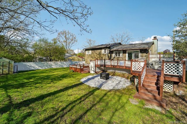 22 Oak Lane, Middletown, NY 10940