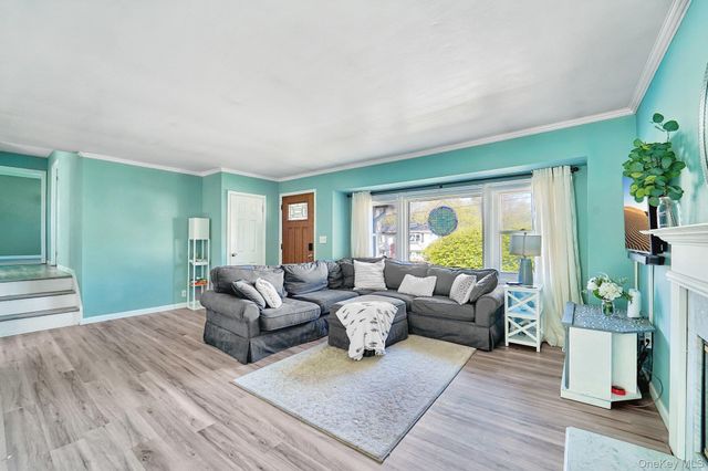 22 Oak Lane, Middletown, NY 10940