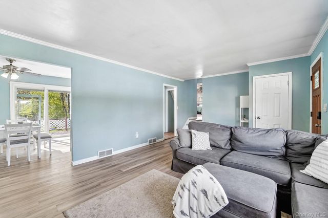 22 Oak Lane, Middletown, NY 10940