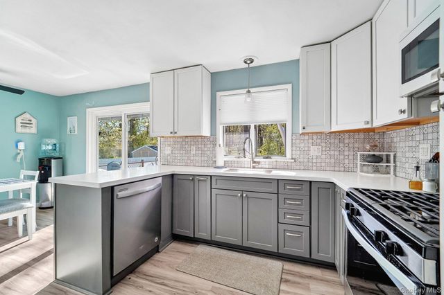 22 Oak Lane, Middletown, NY 10940