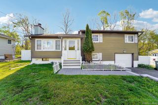 22 Oak Lane, Middletown, NY 10940