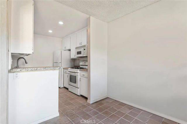 3649 Glendon Avenue 204, Los Angeles, CA 90034