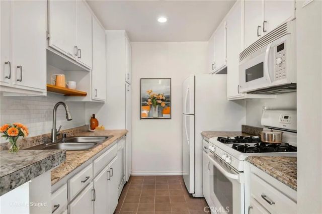 3649 Glendon Avenue 204, Los Angeles, CA 90034
