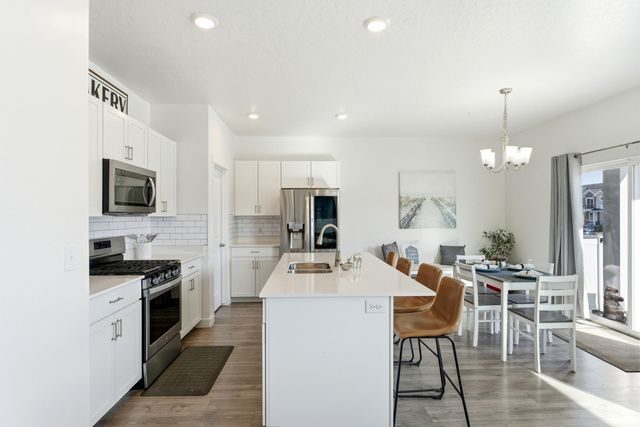 3835 W COLD POND AVE, Lehi, UT 84043