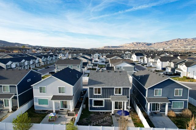 3835 W COLD POND AVE, Lehi, UT 84043