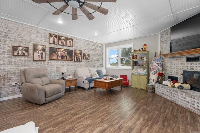 110662 S 4750 Road, Muldrow, OK 74948