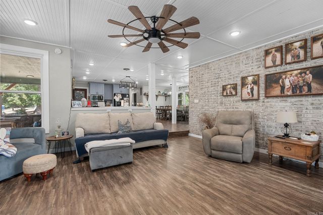 110662 S 4750 Road, Muldrow, OK 74948