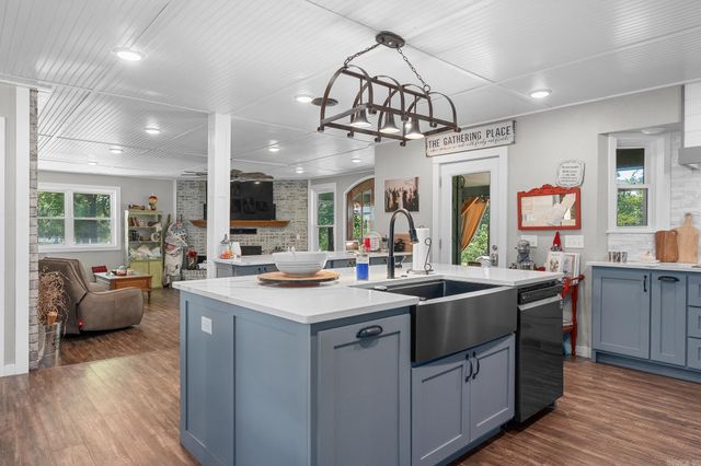 110662 S 4750 Road, Muldrow, OK 74948