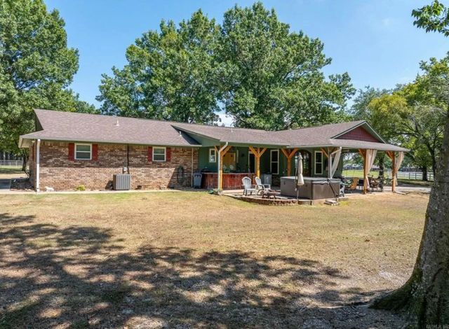 110662 S 4750 Road, Muldrow, OK 74948