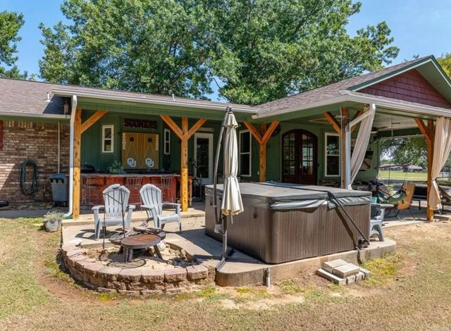 110662 S 4750 Road, Muldrow, OK 74948