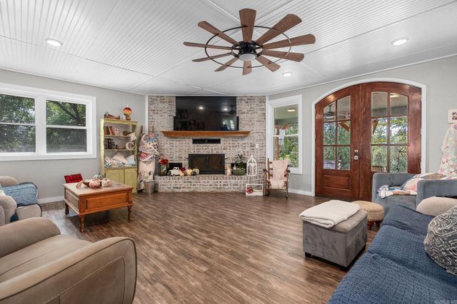 110662 S 4750 Road, Muldrow, OK 74948