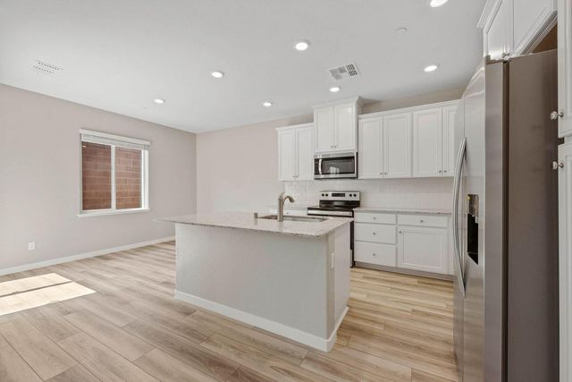 2572 Bog St, Lincoln, CA 95648