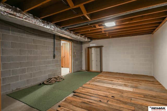 10331 N 145th Street, Waverly, NE 68462