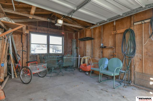 10331 N 145th Street, Waverly, NE 68462