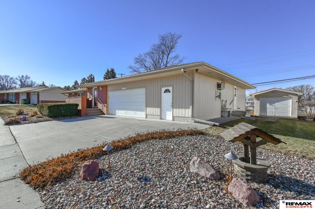 10331 N 145th Street, Waverly, NE 68462