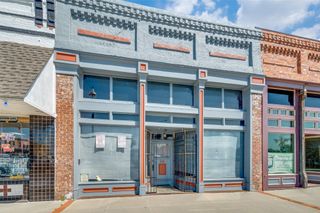 109 S Jefferson Street, Pilot Point, TX 76258