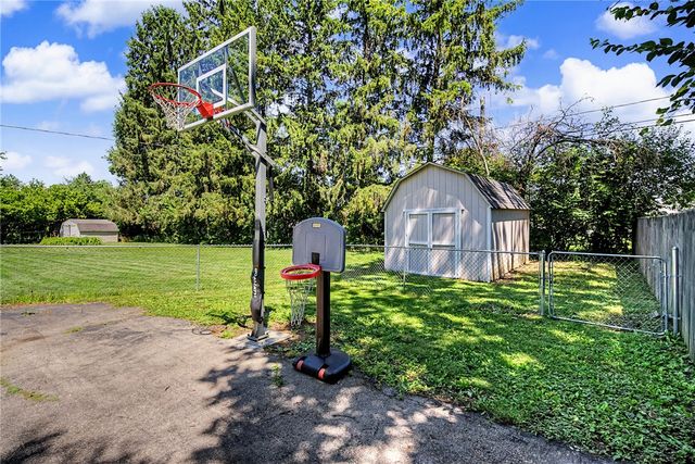 5309 Red Coach Road, Centerville, OH 45429