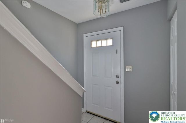 117 Brandywine Drive, Bethlehem Twp, PA 18020