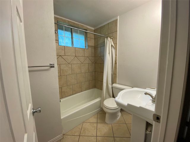 1516 Lisa DR B, Austin, TX 78733