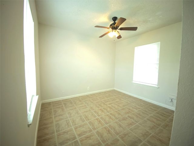 1516 Lisa DR B, Austin, TX 78733