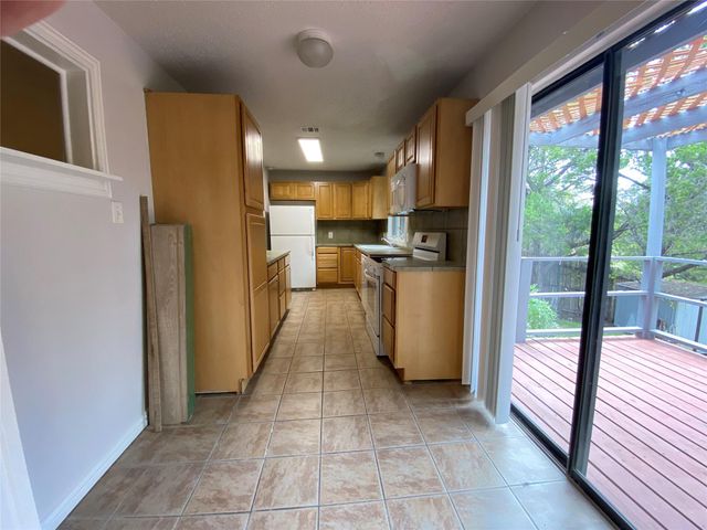1516 Lisa DR B, Austin, TX 78733